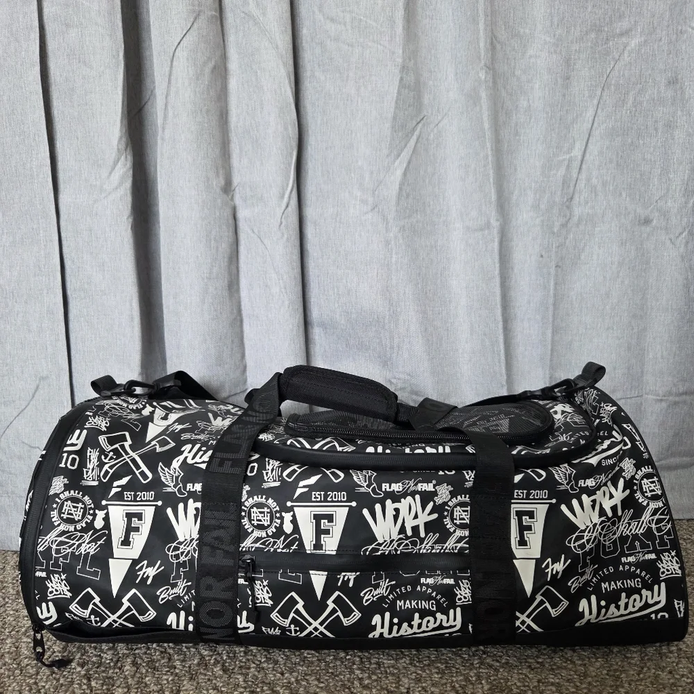Flag Nor Fail Heavy Duty Travel Duffle Bag Black And White All Over Print EUC - Picture 1 of 15